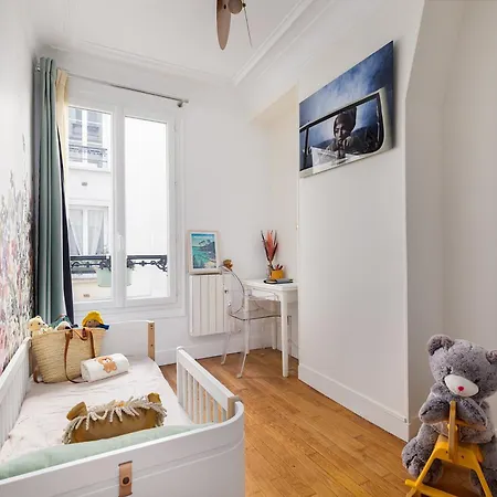 A Deux Pas De Montmartre Apartment